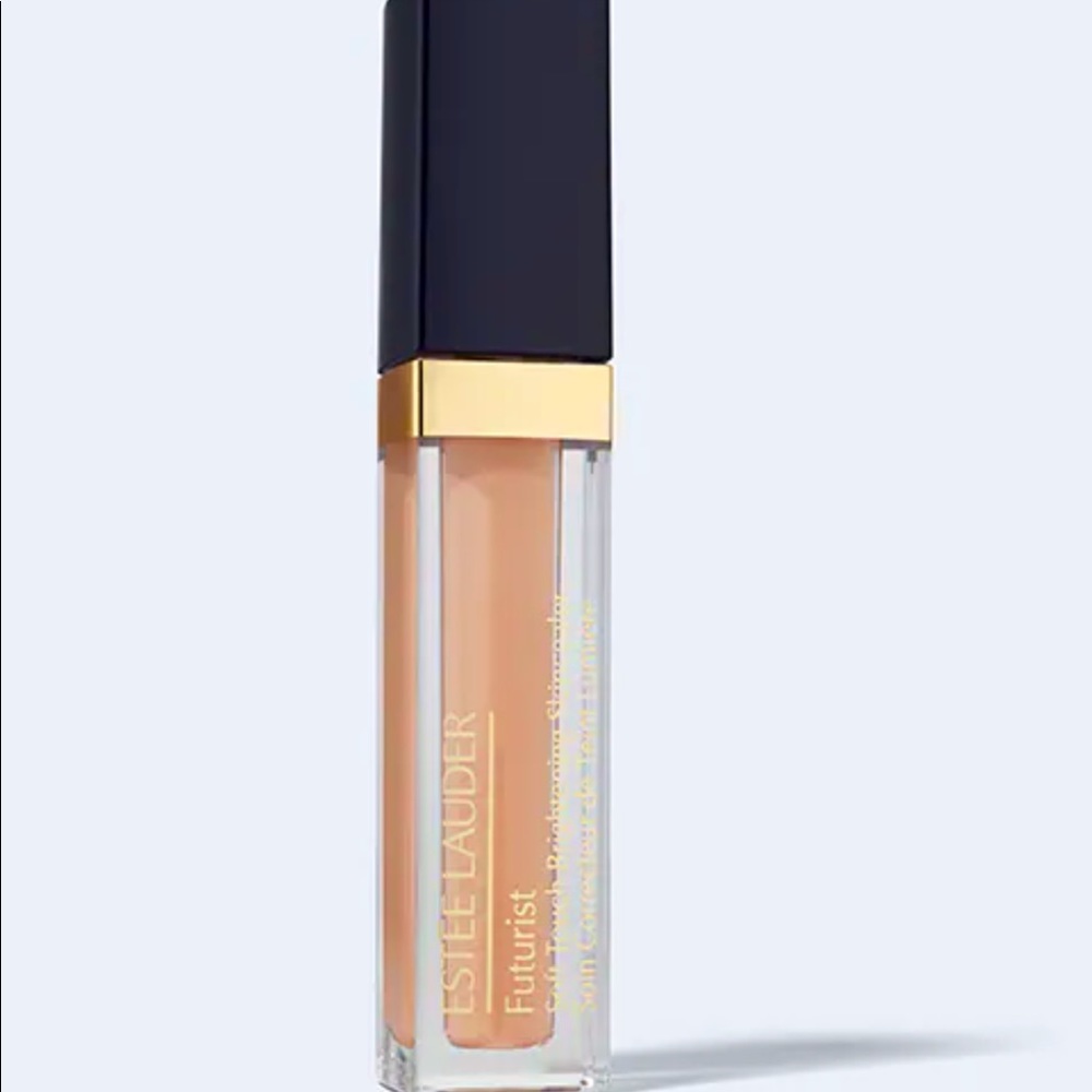 Estee Lauder Futurist Soft Touch Brightening Skincealer Concealer in 2C